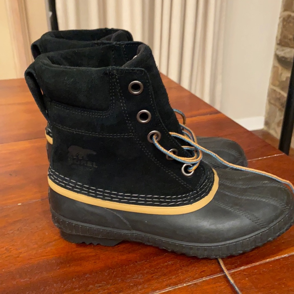Sorel waterproof winter boots, youth size 5